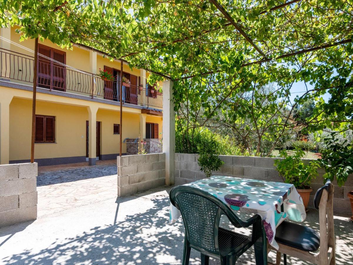 Secluded Apartment In Pore With Garden Poreč Extérieur photo